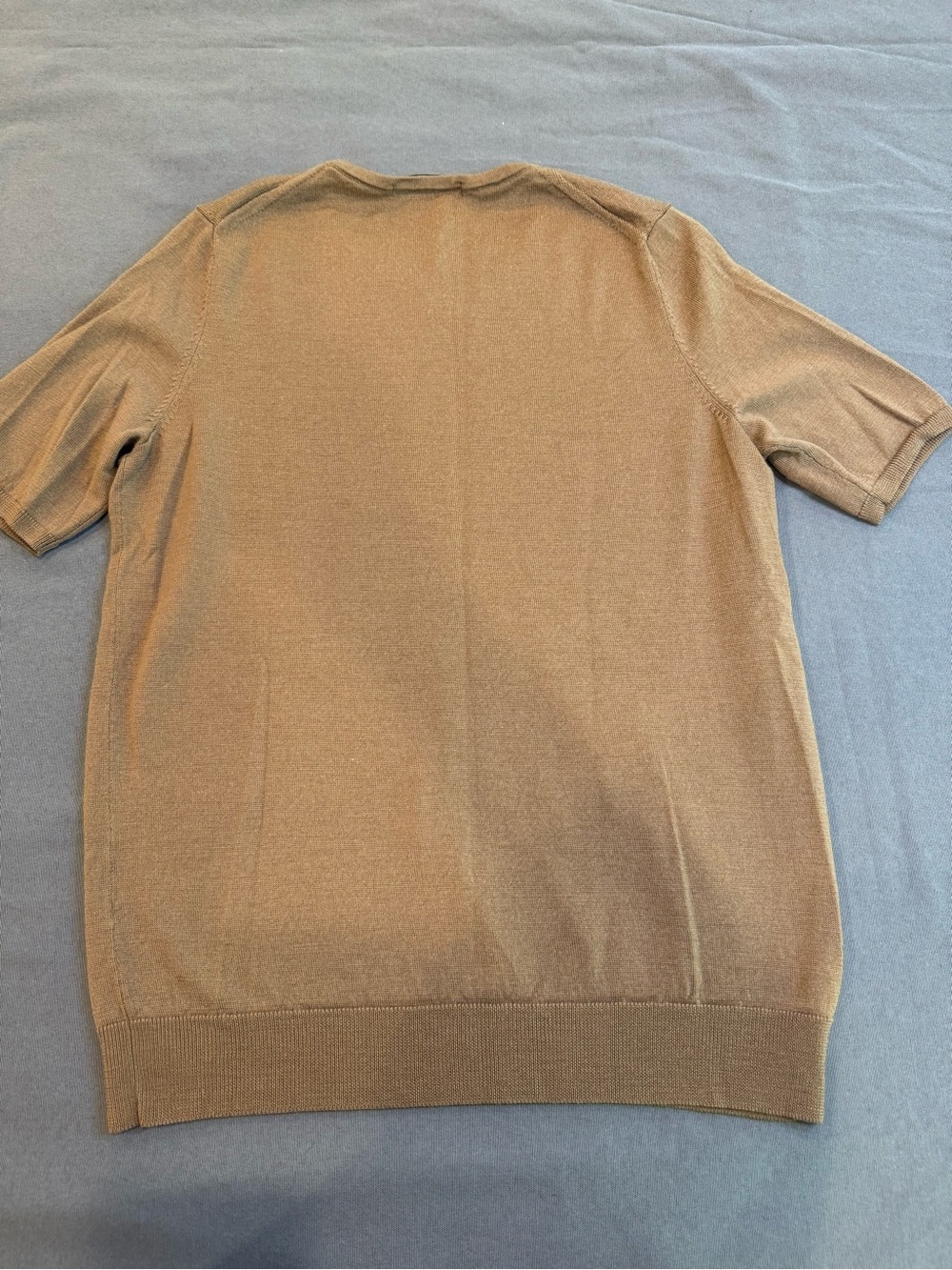 Uniqlo Women's Camel 100% Wool Short Sleeve Crewneck Sweater Size M Lightweight - Picture 2 of 6